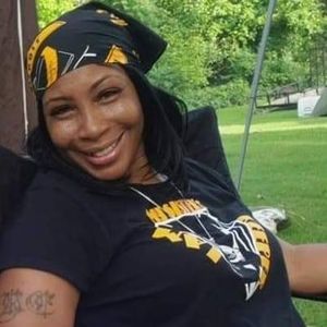 Meet your Posher, Rowena